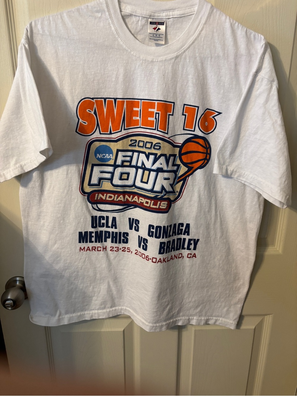 Vintage2006 NCAA March madness Final Four Sweet 16 Road To Indiana XL Tee